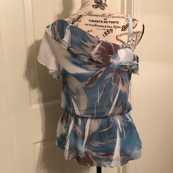 B. Wear Top Size M - Picture 3 of 5